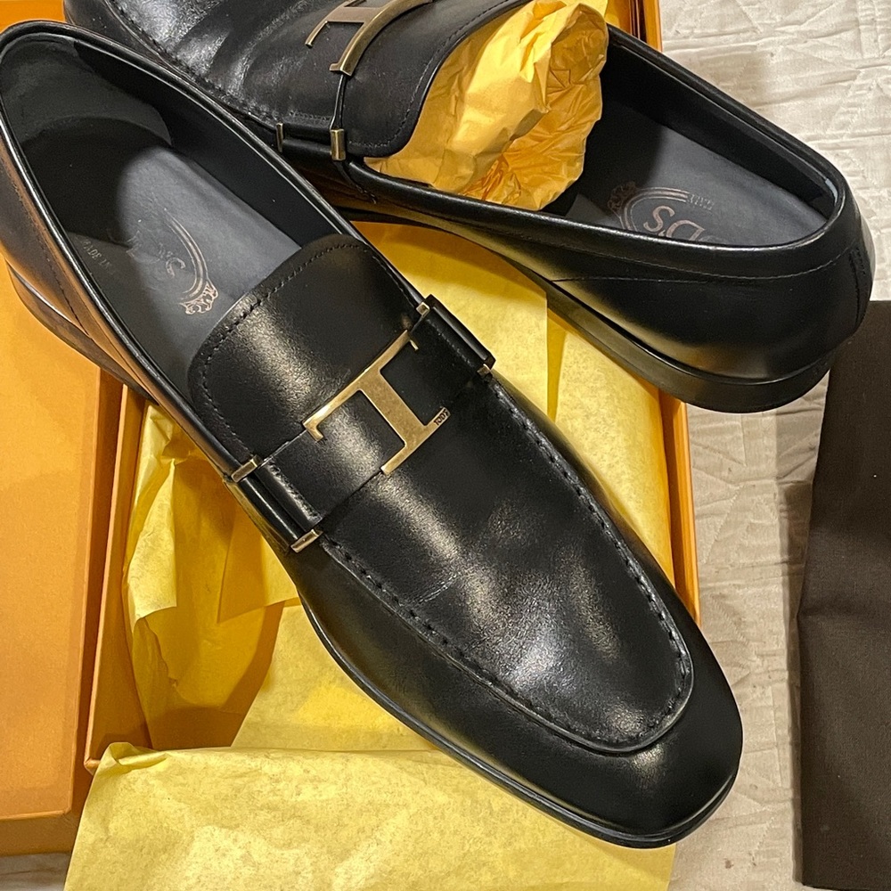 Tod’s Men’s Slip-on Black Loafer Shoes - Picture 3 of 6